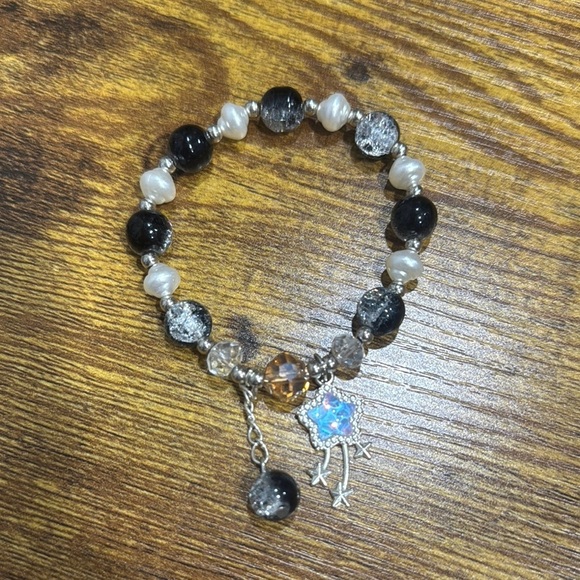 Jewelry - Elegant Black and Silver Beaded Bracelet